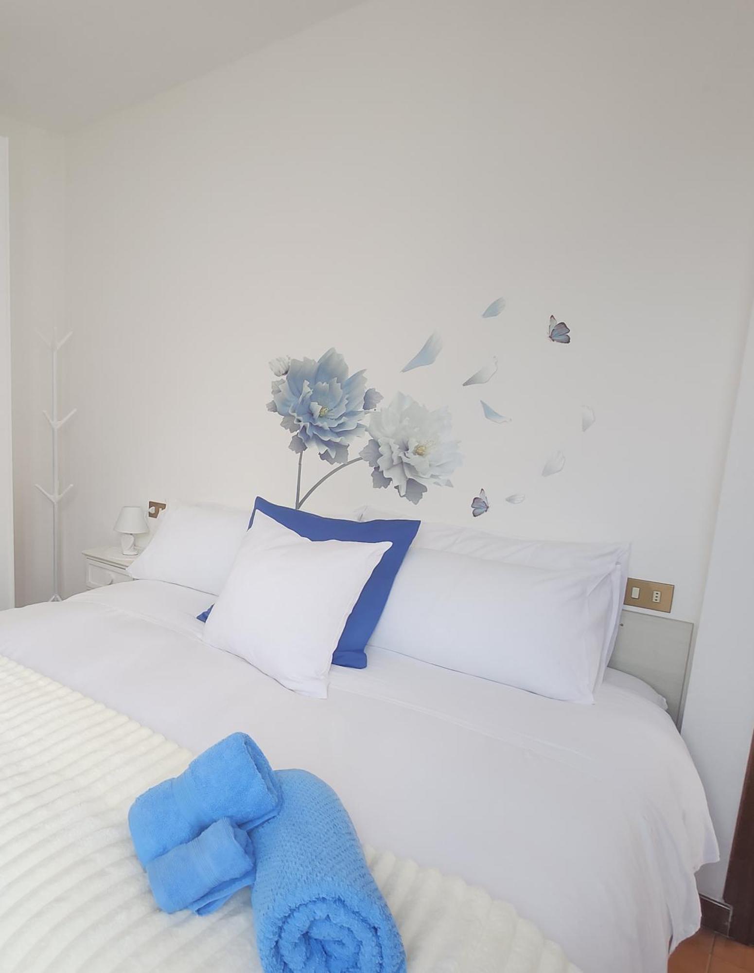 Laura'S Cottage With Lake View, Detached, 5 Kilometers From Varenna Lierna Exterior foto